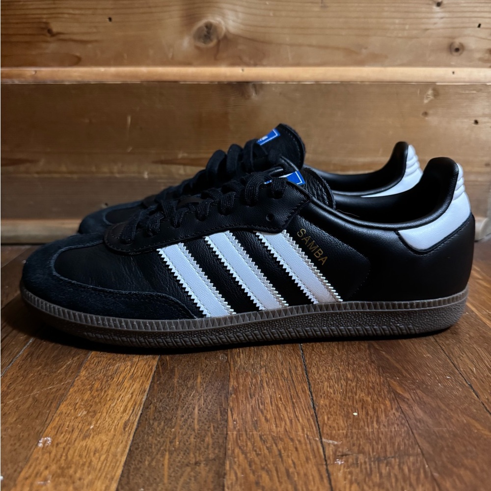 SOLD: Women’s adidas samba sneakers in black size 8.5